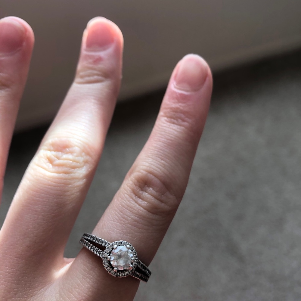 Sterling silver ring - Picture 2 of 3